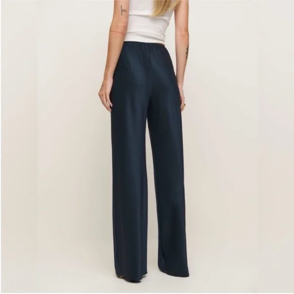Reformation Gale Satin Mid Rise Bias Pant in Midnight - Picture 4 of 8